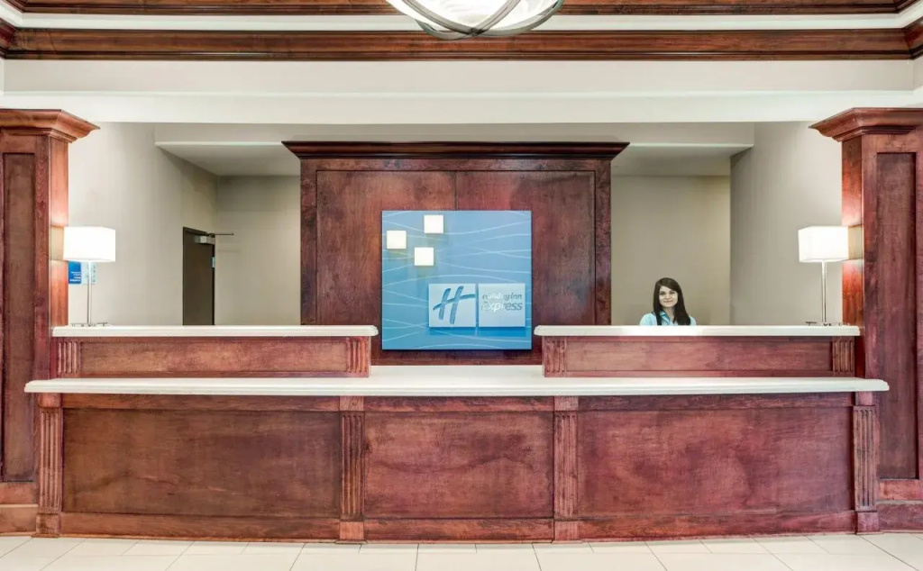 Lobby & Reception
