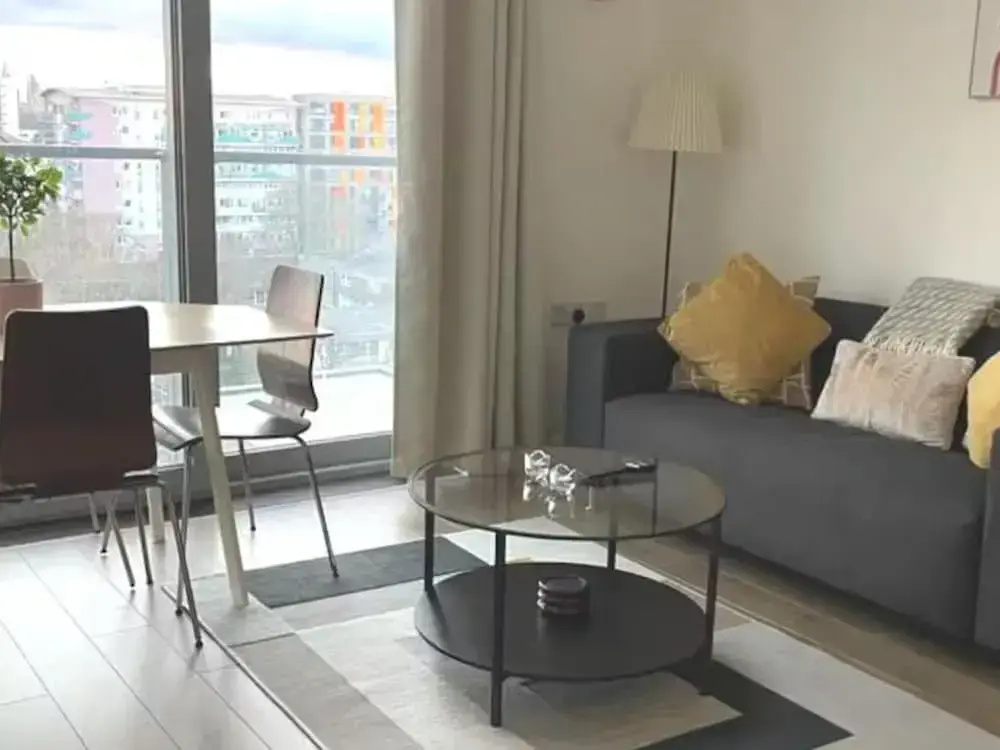 Apartmentsleeps3-balcony-near Canarywharf-gym