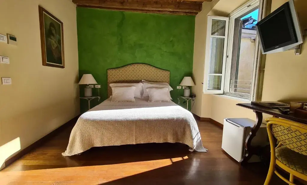Superior Double room (full double bed)