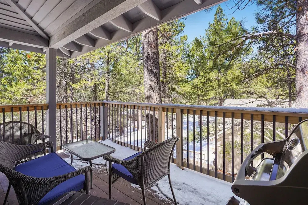 Newly Renovated 12 Sequoia Home, Spacious and Kids Friendly by Redawning