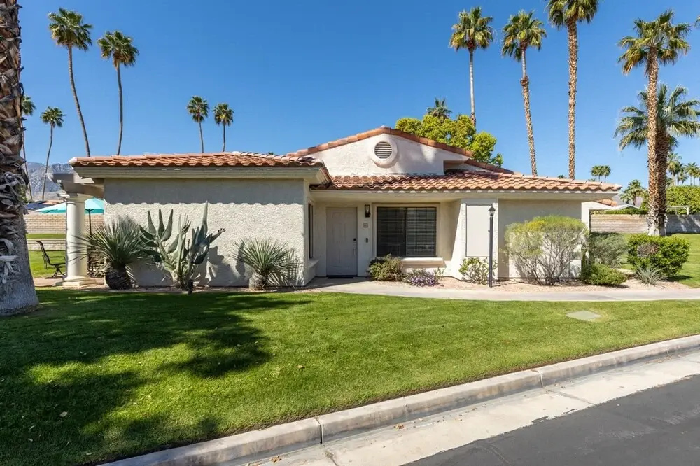 Desert Rose- Condo With Pool and Tennis Courts