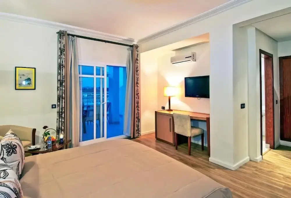 Luxury Double room (full double bed)