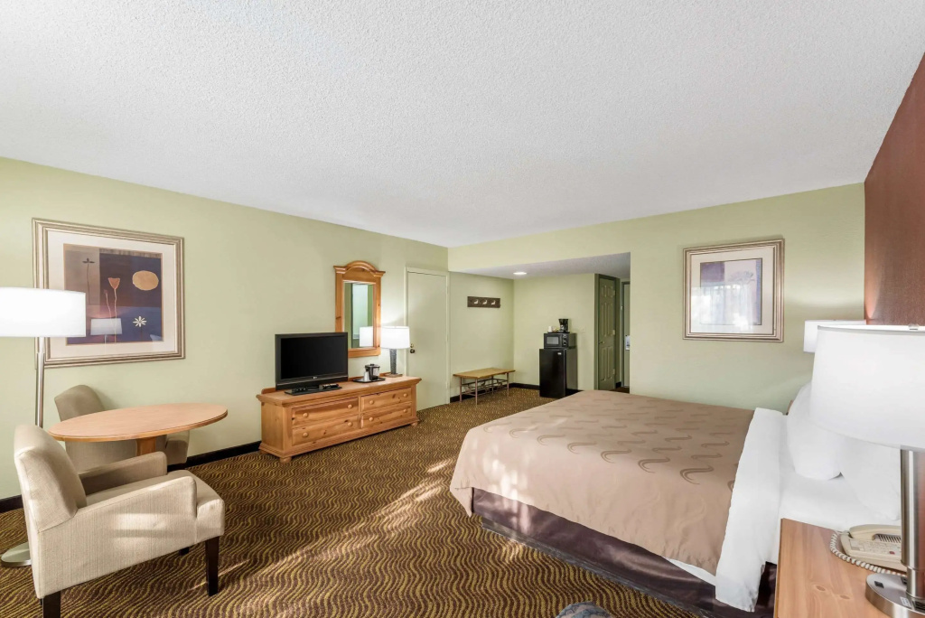 Standard Double room (full double bed)