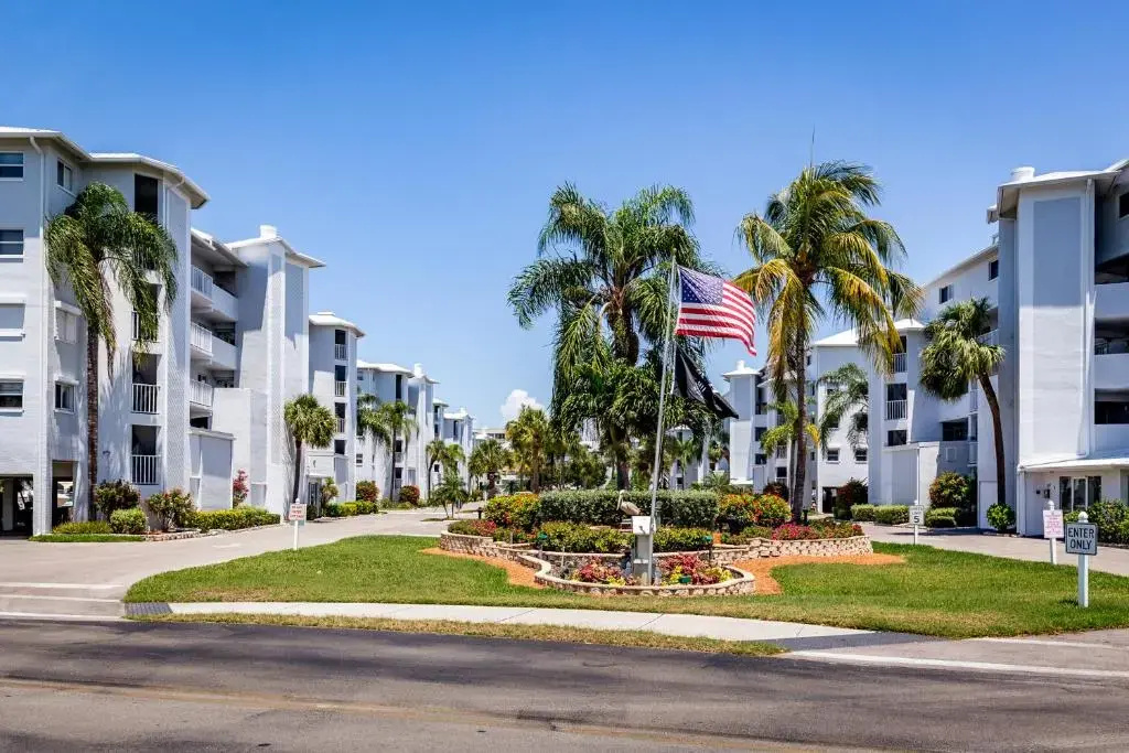 Royal Pelican 381, 2 Bedrooms, Sleeps 6, Canal View, Heated Pool, Elevator