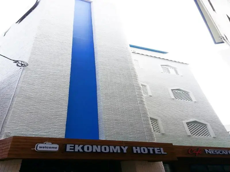 Ekonomy Hotel Gumi - Chambres