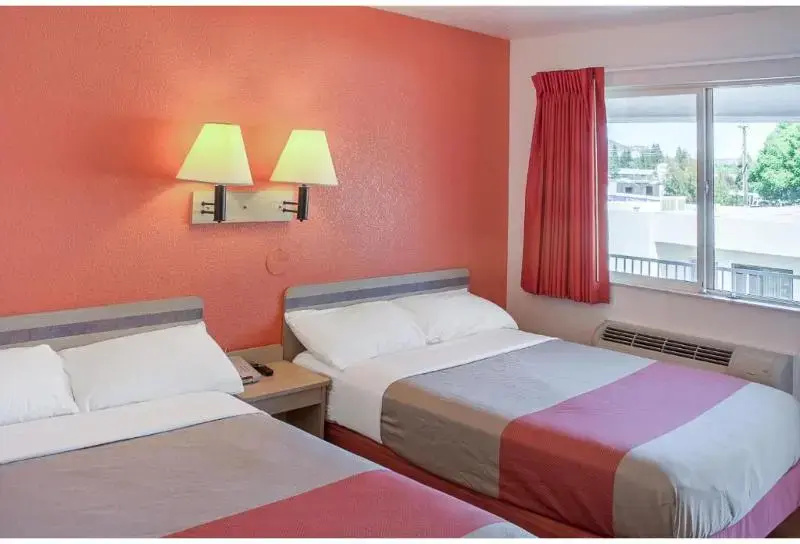 Classic Quadruple room
