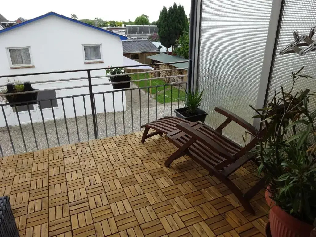 Standard Double room with balcony (full double bed)