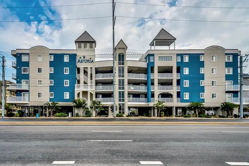 Astoria 402 by RedAwning