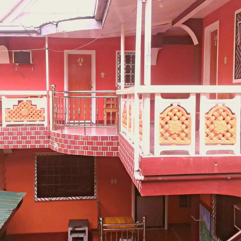 Buena Lynne's Resort Annex