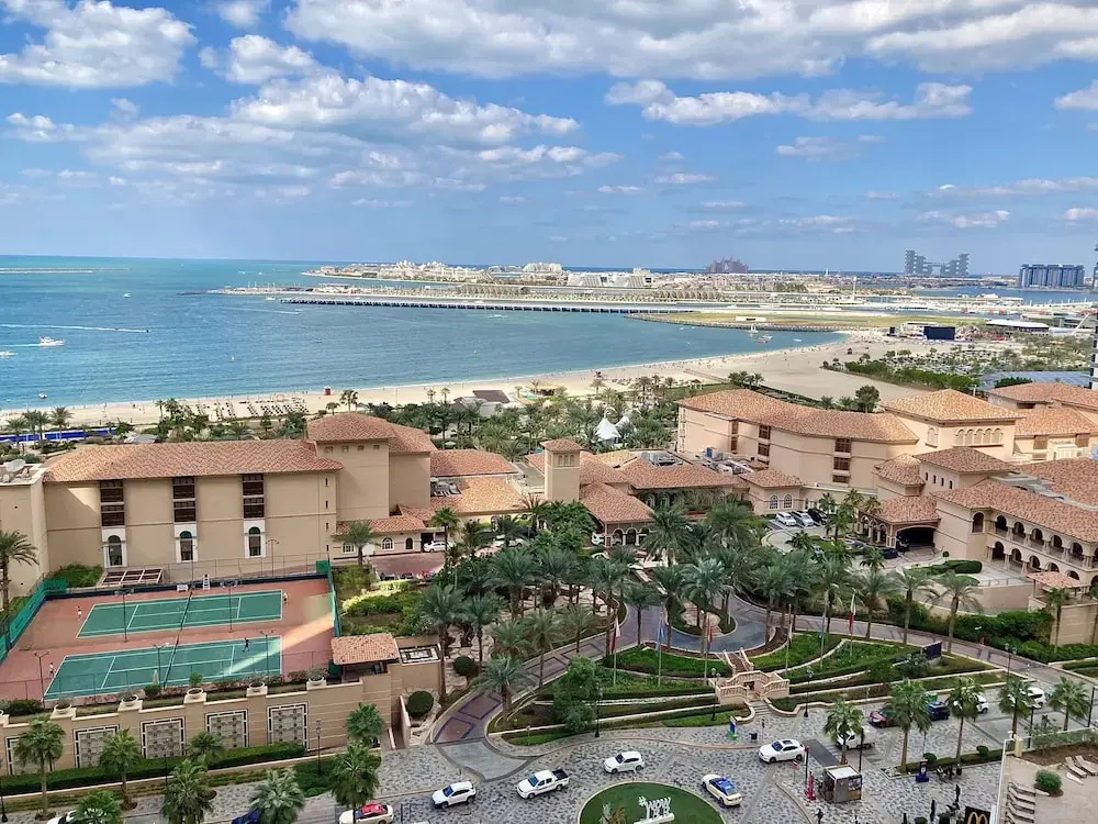 Whitesage - Elegant Interior With Incredible Sea and City View