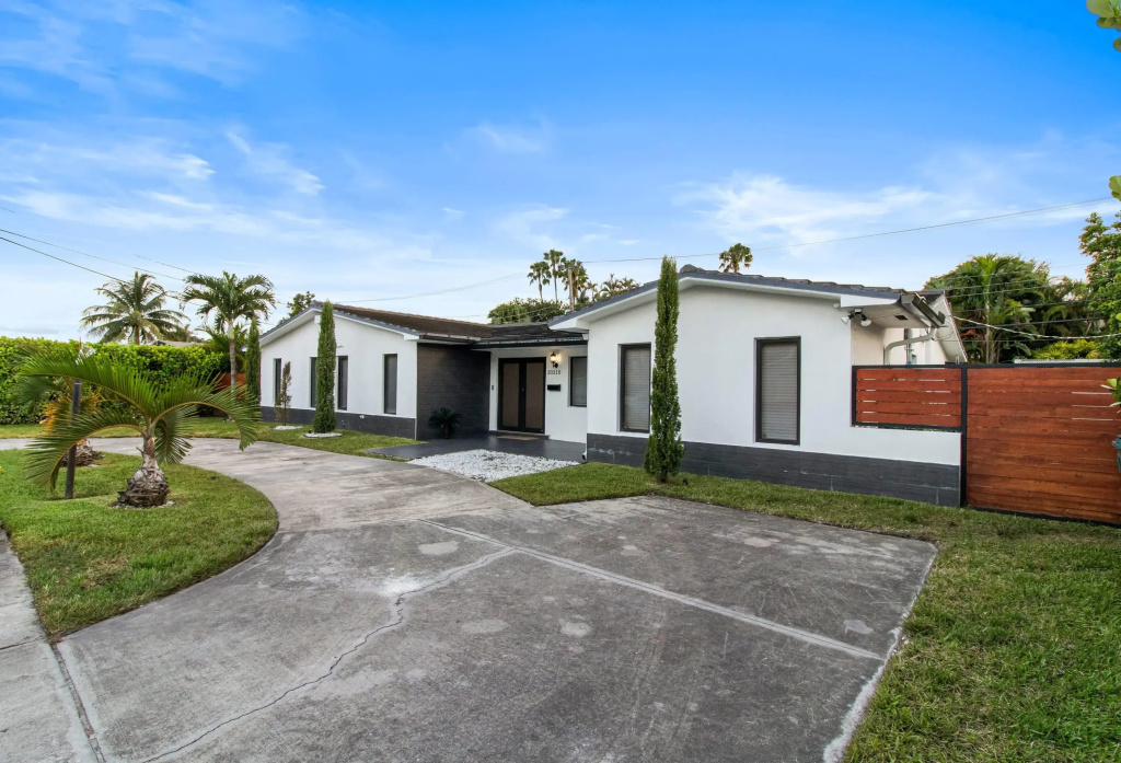 Top Location Villa | Big Terrace+Grill+Billiards