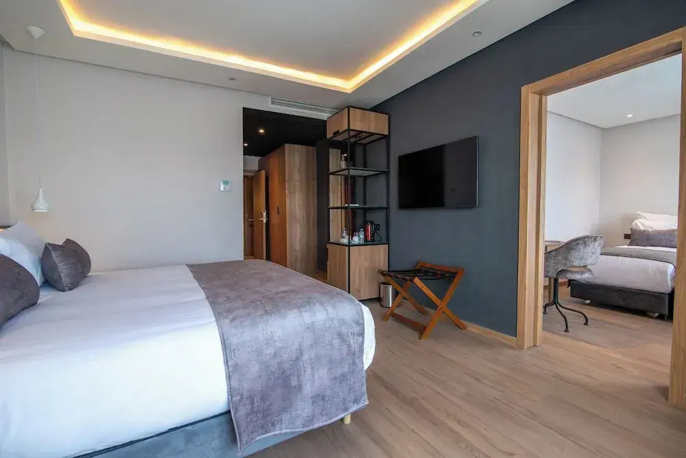 Deluxe room with pool view