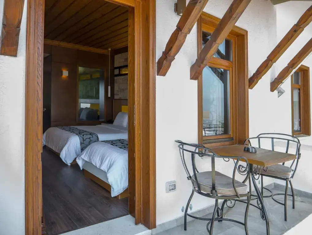 Standard Triple room with balcony