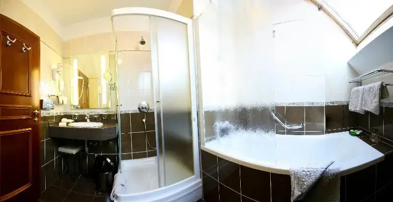 Hotel Kazbek - Chambres