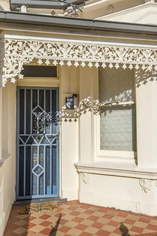 Gorgeous 2-bed Victorian Home in Artsy