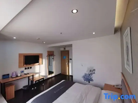 Superior Double room (full double bed)