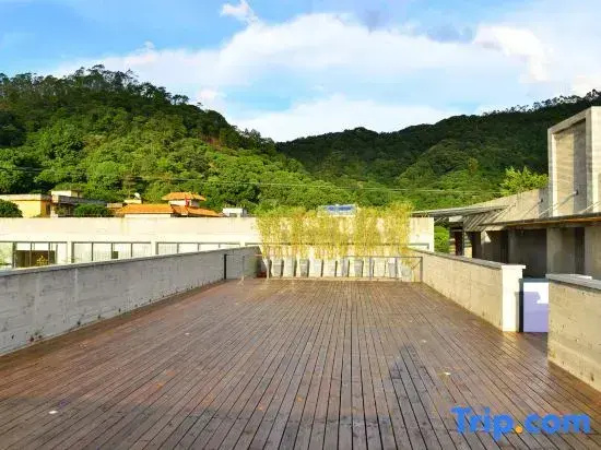 Отель Guangzhou Bi'an Yunshuijian Homestay (Zhengguo Old Street Branch) в Гуанчжоу