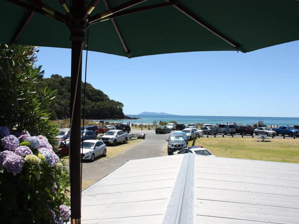 Seasong - Waihi Beach Holiday Home