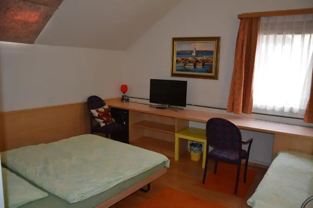 Standard Double room (full double bed)