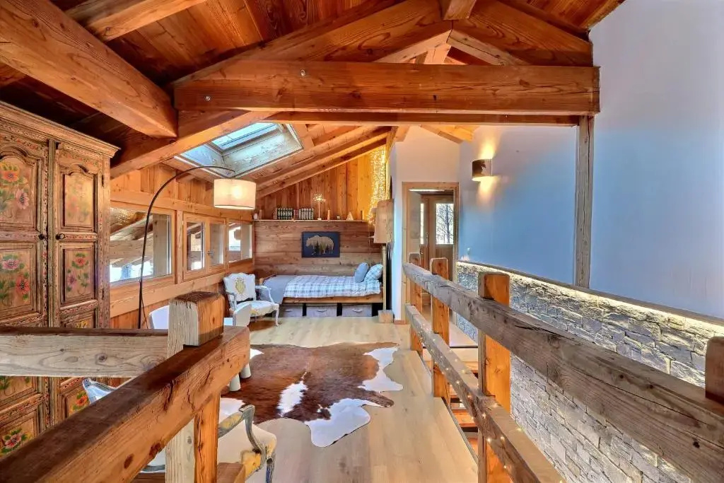 Warm & Cosy 3BR Chalet w/ Fireplace in Nature