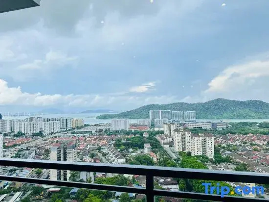 Relax Familystay (Iconic Regency Service Residences Penang)3BR-9pax