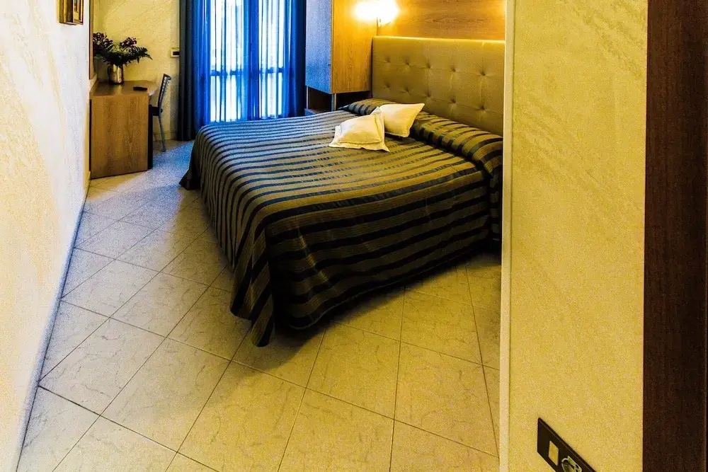 Classic Double room (full double bed)