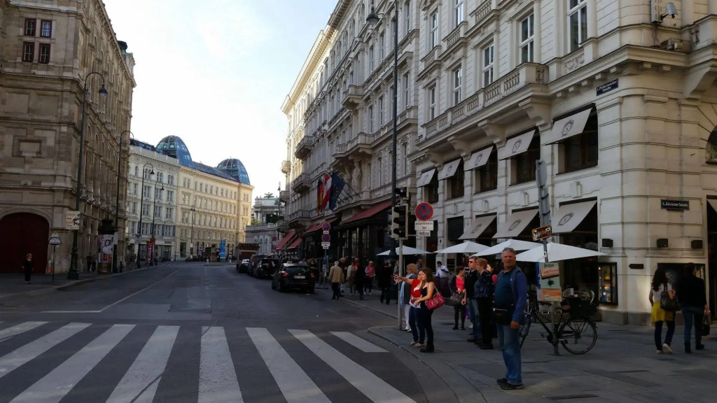Goldfisch Apartment Vienna Opera House