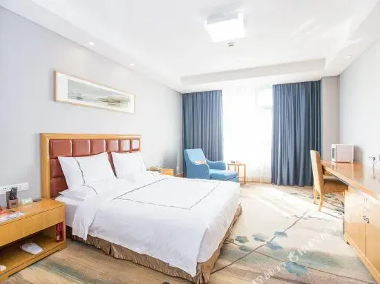Business Double room (full double bed)