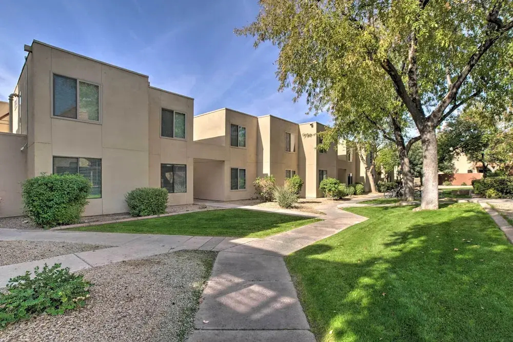 Scottsdale Condo on Golf Course w/ Pool Access!