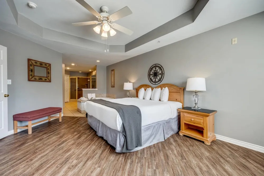 Double Suite (full double bed)