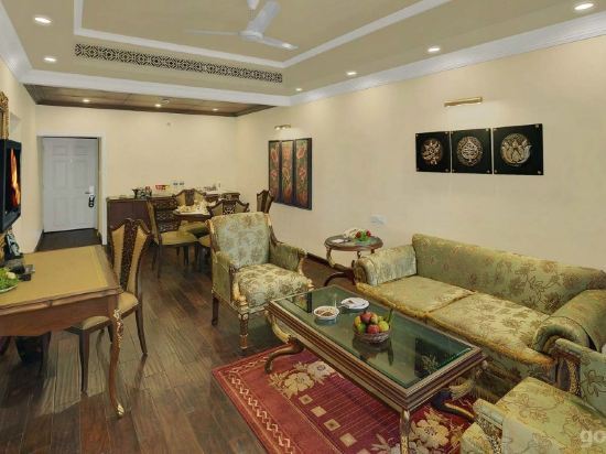 Mayfair Hideaway Spa Resort