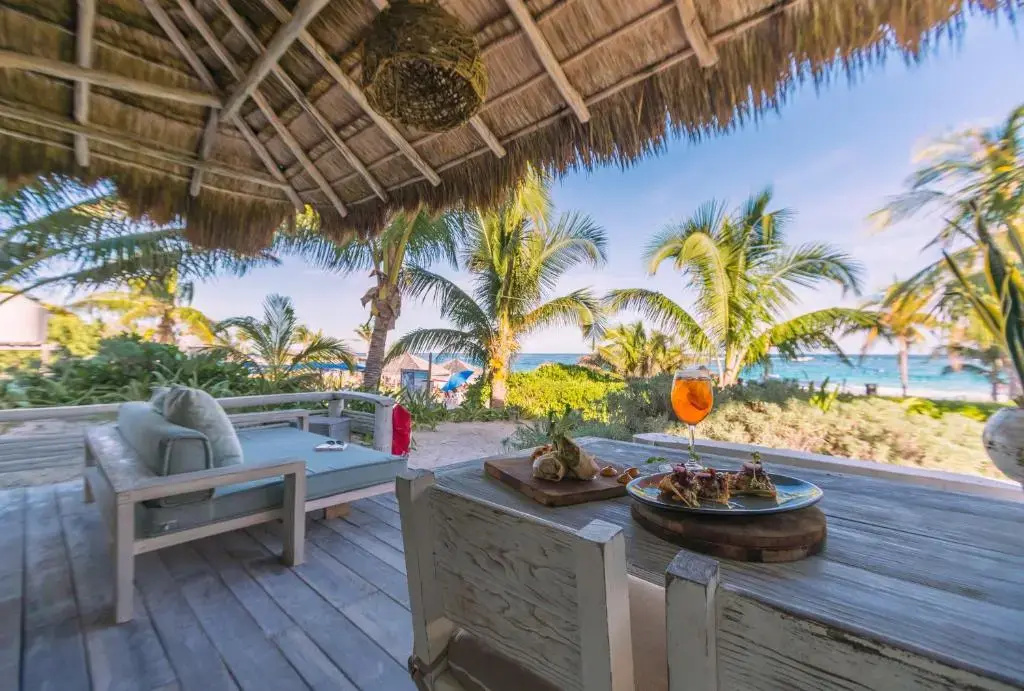 Double Suite oceanfront (full double bed)