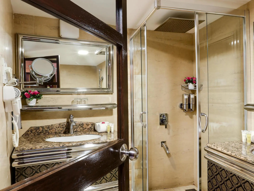 Golden Chariot Vasai - Hotel and Spa - Général