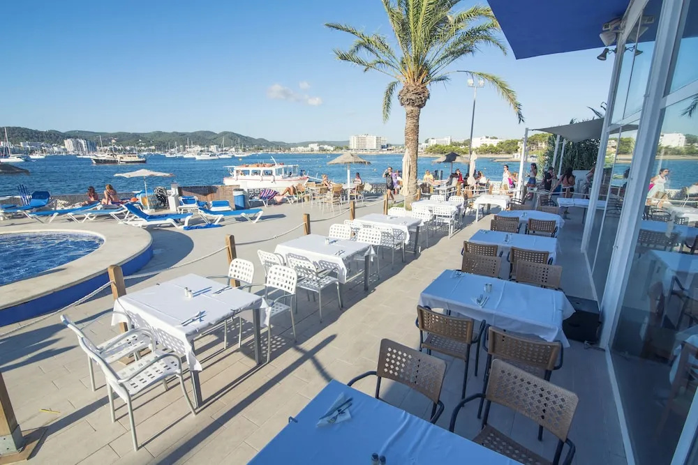 Beach & Waterfront