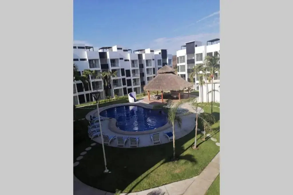 Departamento de lujo en Manzanillo, planta baja frente a la alberca