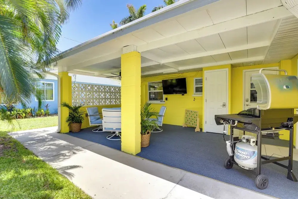 2 Mi to Bradenton Beach: Water-view Home w/ BBQ