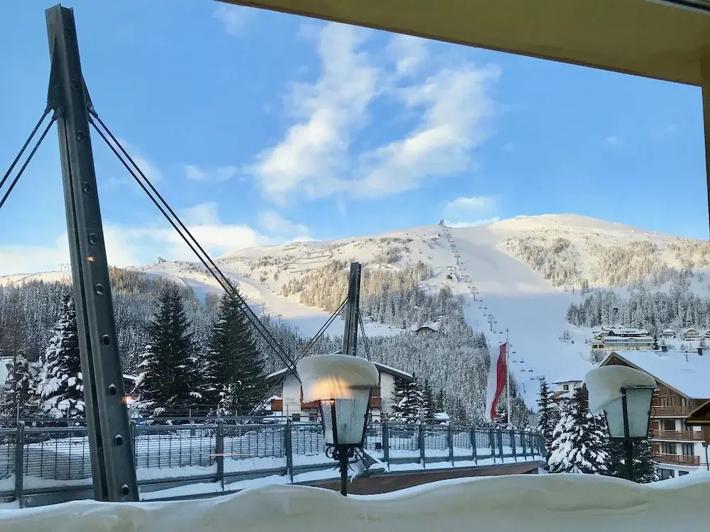 Basekamp Mountain Budget Hotel