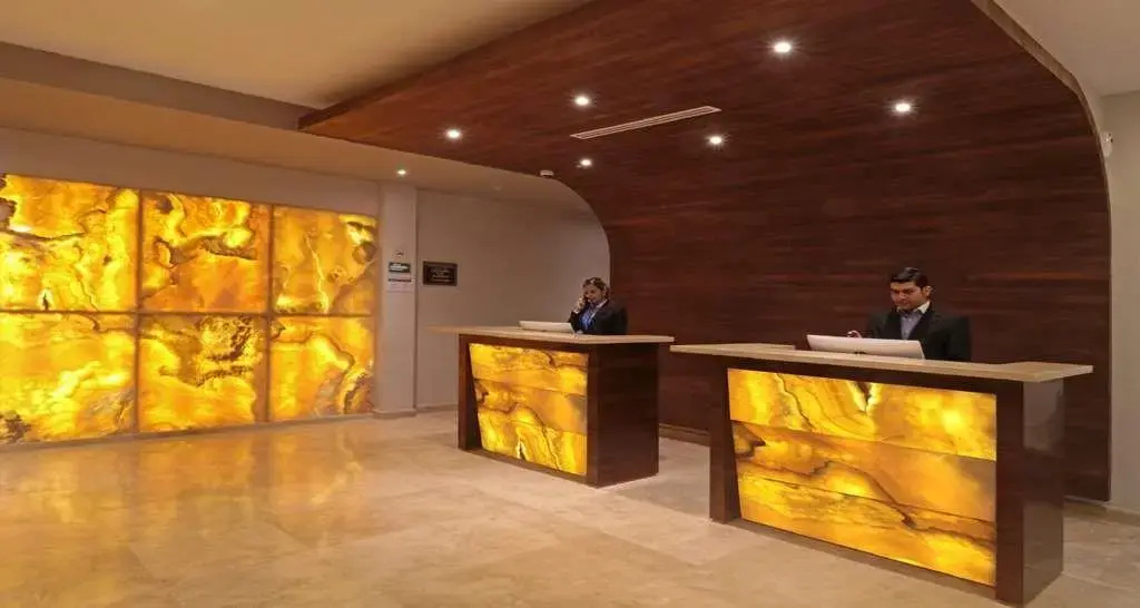 Lobby & Reception