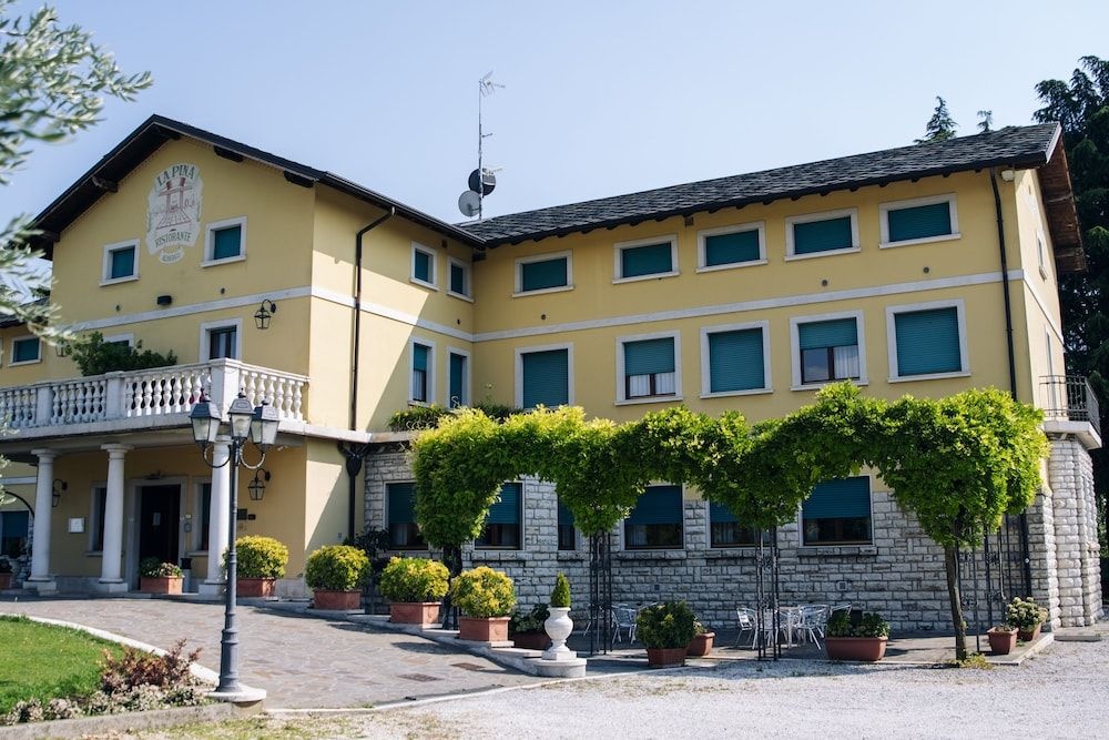Hotel La Pina