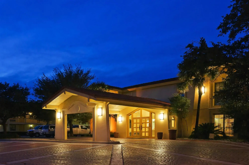 Hotel photo 1