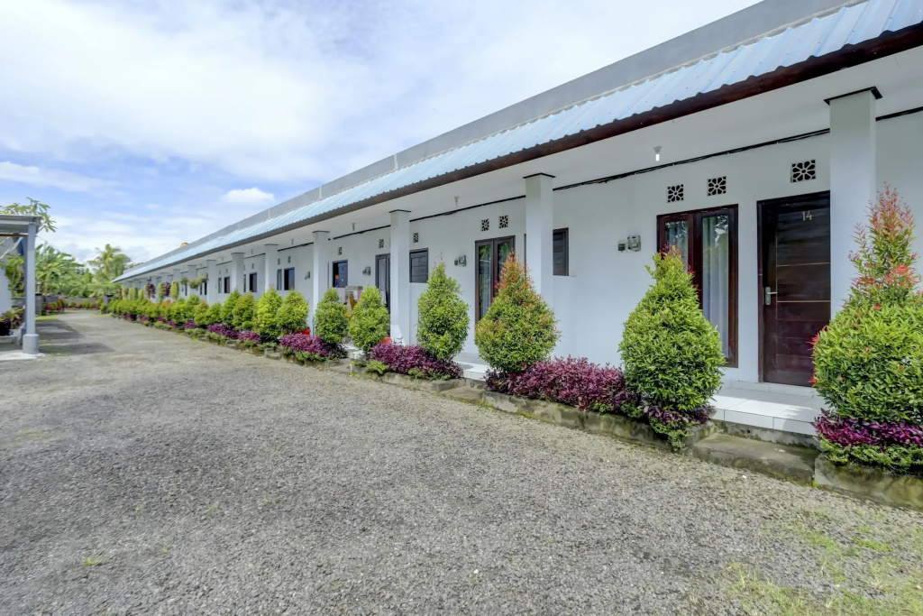 Bahtera Guest House by OYO Rooms