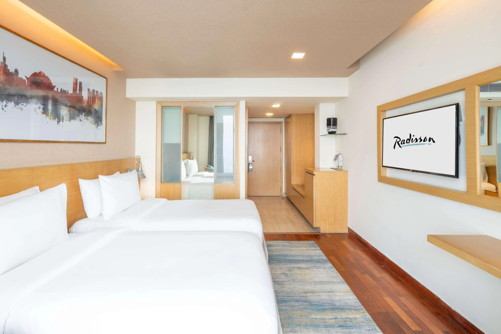 Radisson Hotel Gurugram Sohna Road City Center — 5