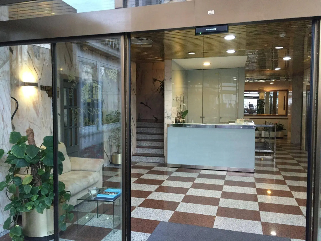 Hotel photo 2