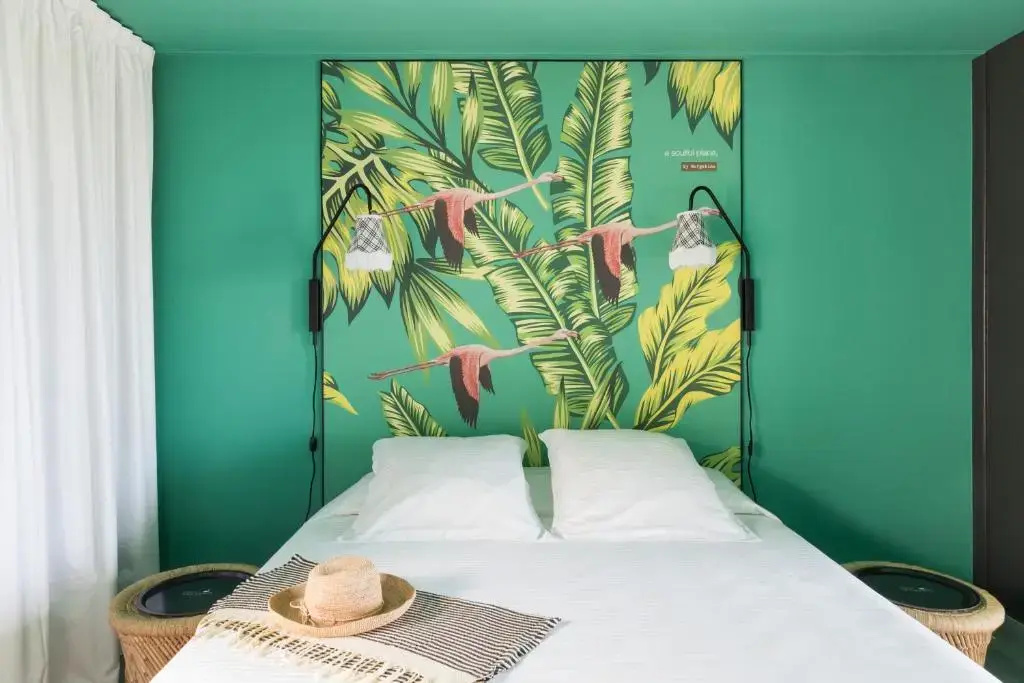 Horizon Pool view Double room (full double bed)
