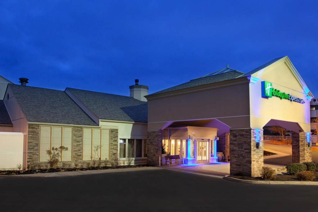 Holiday Inn Express Hotel & Suites Pittsburgh Airport by IHG
