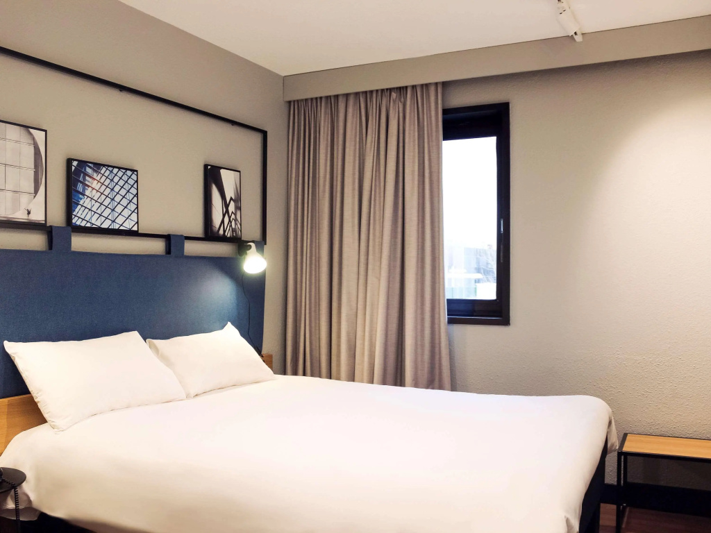 Ibis Evry-Courcouronnes — 2