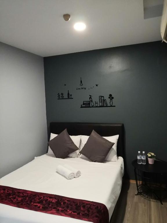 Town View Hotel