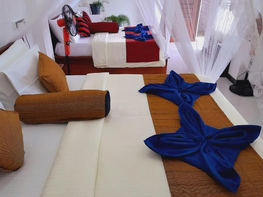 Standard Triple room with view