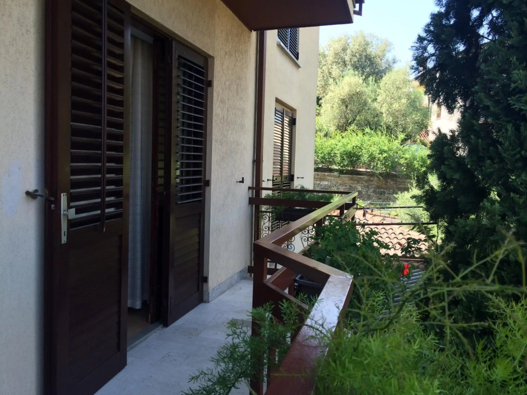 Rooms and apartment Ana