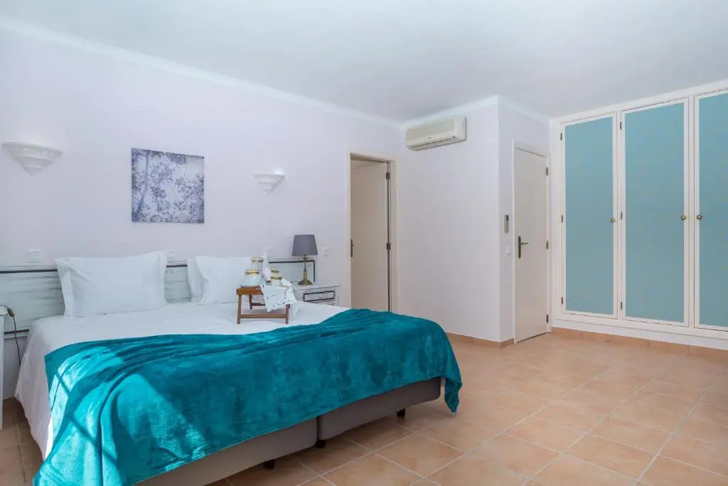 4 Bedrooms Villa with Private Pool